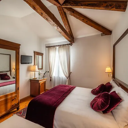 トリビュート トゥ ミュージック レシデンツァ ゲストハウス 4*