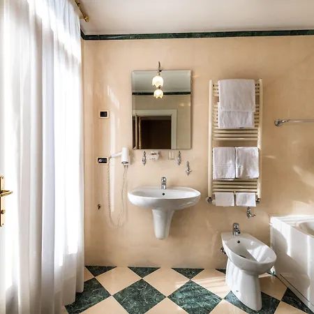 ゲストハウス トリビュート トゥ ミュージック レシデンツァ 4*