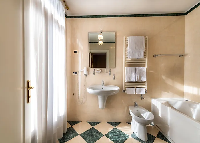 Πανσιόν A Tribute To Music Residenza 4*