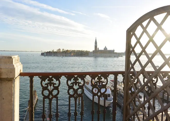 A Tribute To Music Residenza Πανσιόν Βενετία